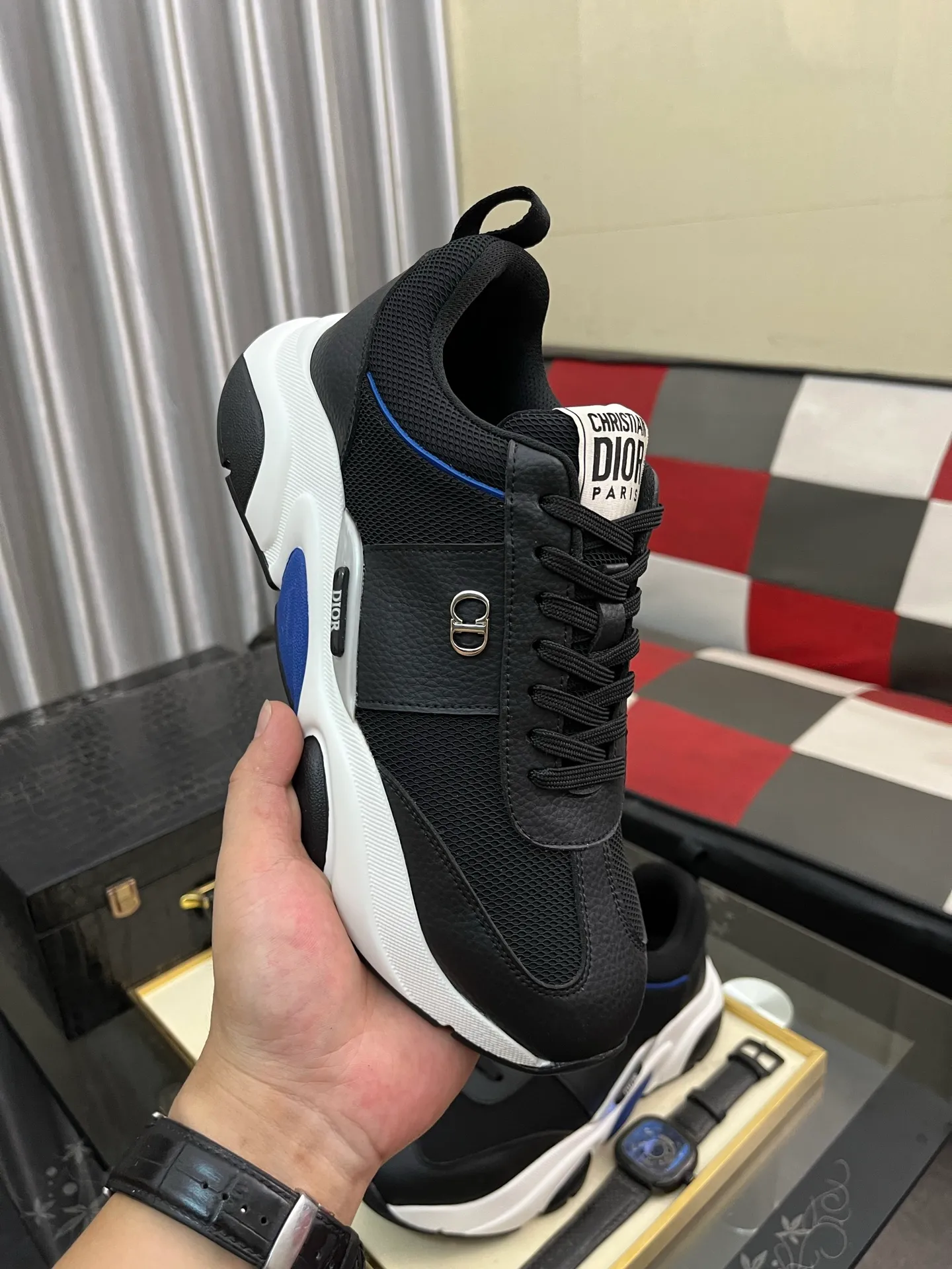 Men's men's shoes💰458⌚️⌚️Dior original quality.~ Unique modern style sneakers. 🏃A must-have casual shoe for trendy men😍😍 Original brand imported from Italy, imported original leather, sheep lining (refuses to discolor and grind feet) Sole: Original sole provided by the original factory, French lazy style design ⚠️Fit to the feet, original quality, super comfortable original sole. Just like shooting the real thing🎬The real thing is better, code number: 38-444⃣️colors available